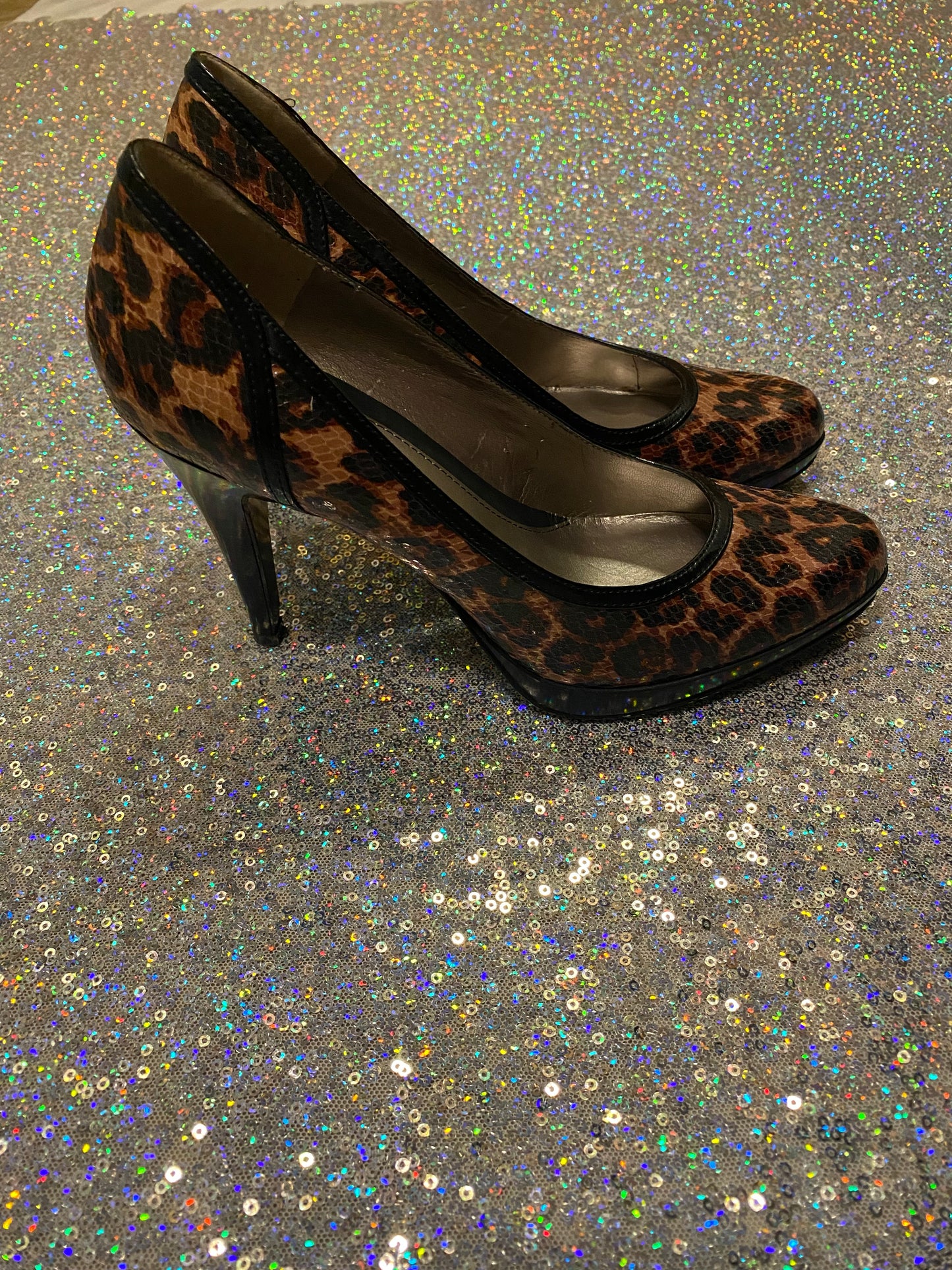 Bandolino cheetah print heels