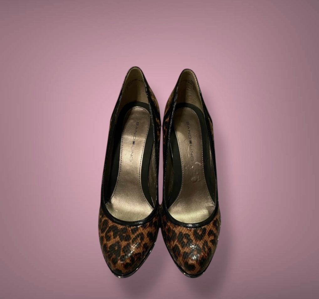 Bandolino cheetah print heels
